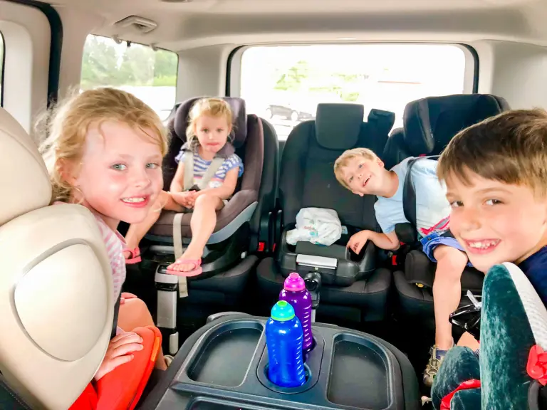 ROAD TRIP WITH A TODDLER TIPS & ACTIVITIES